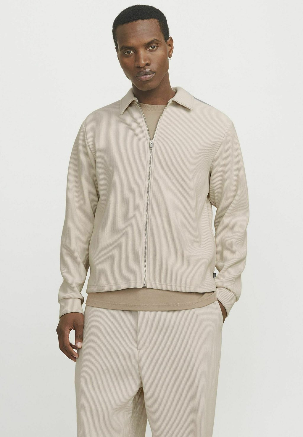 

Кардиган JPRBLARICK ZIP Jack & Jones PREMIUM, слоновая кость