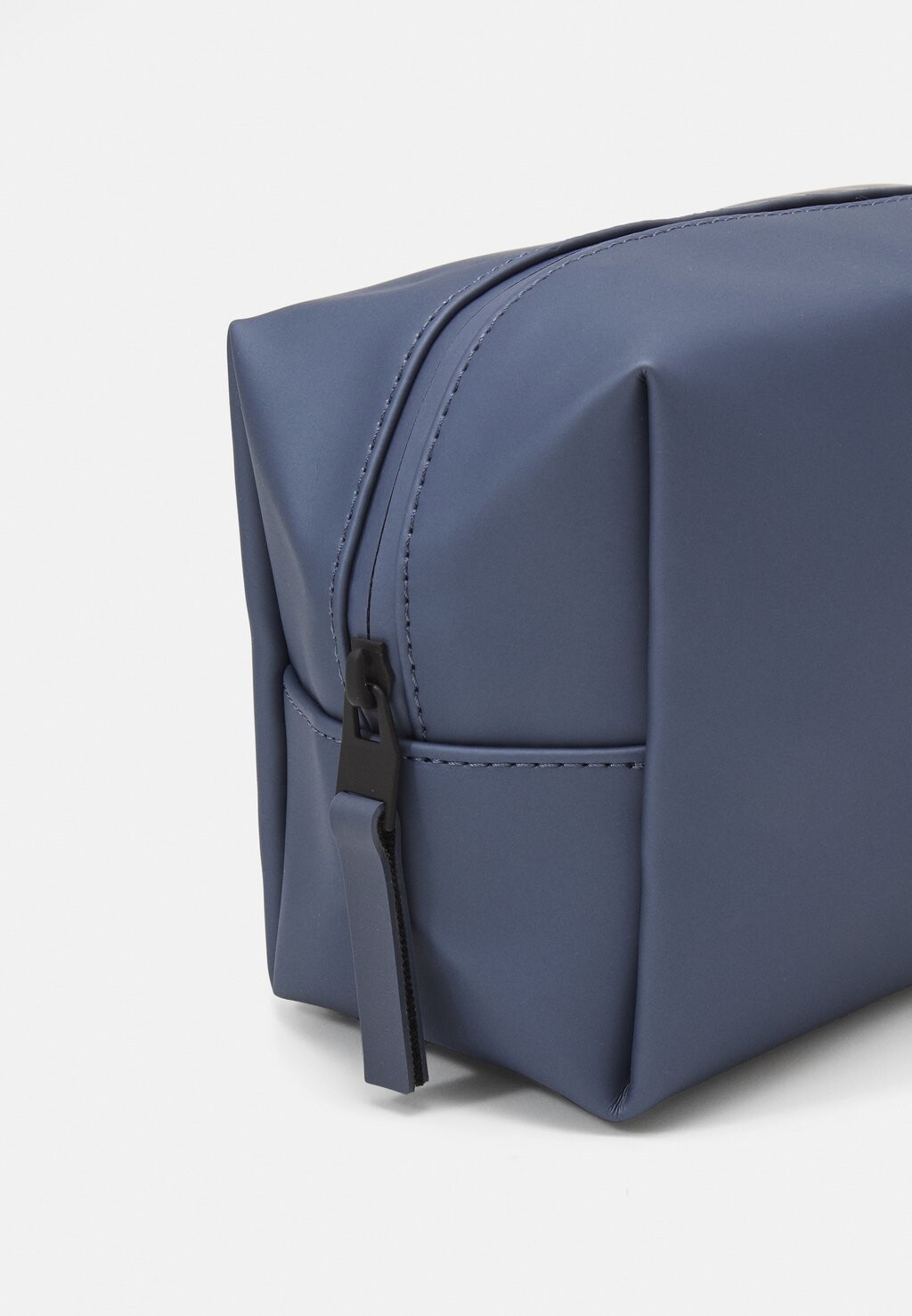 

Косметичка WASH BAG SMALL UNISEX Rains, синий металлик