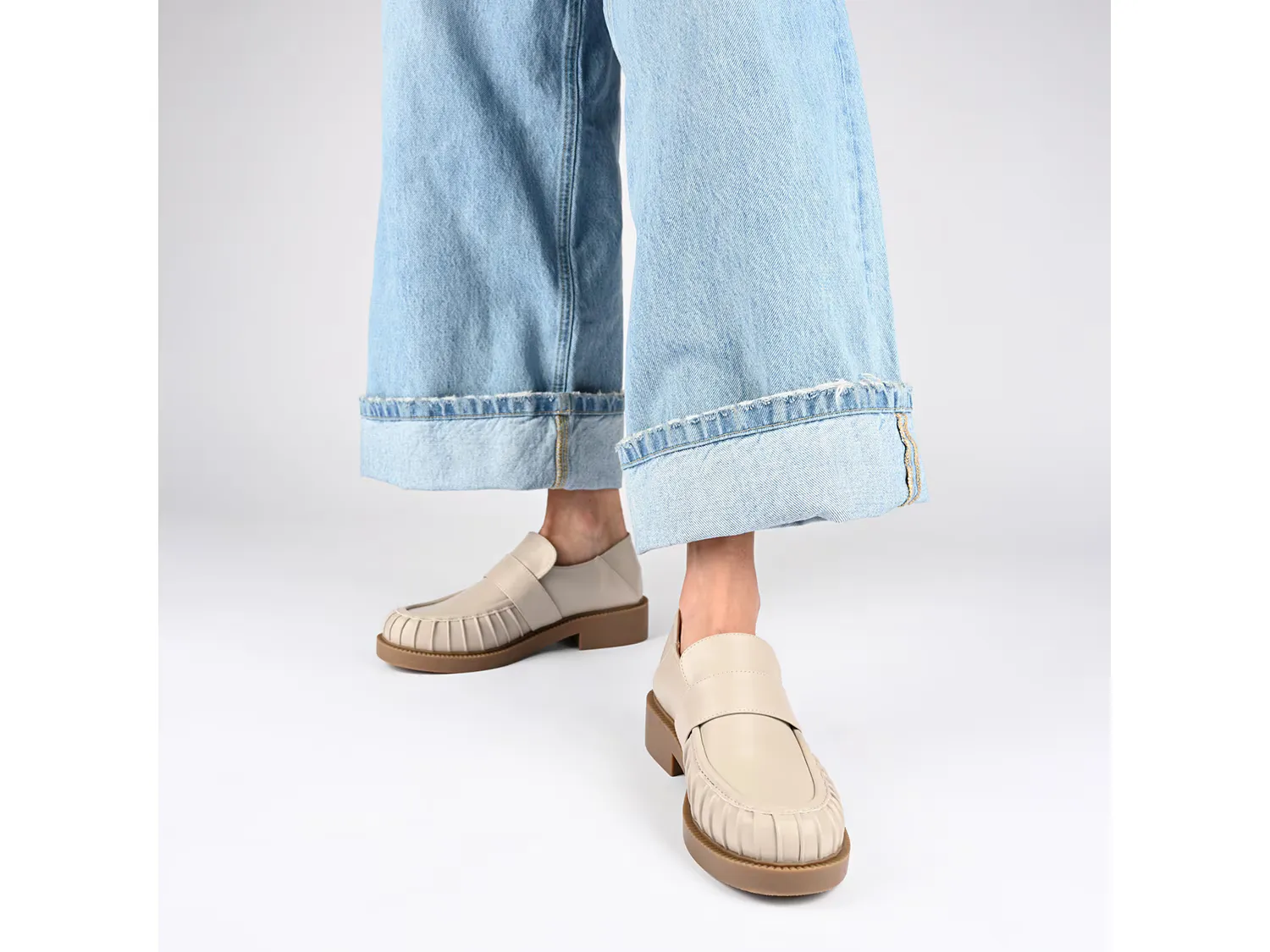 Лоферы Lakenn Loafer Journee Collection, серо-коричневый — фото 4