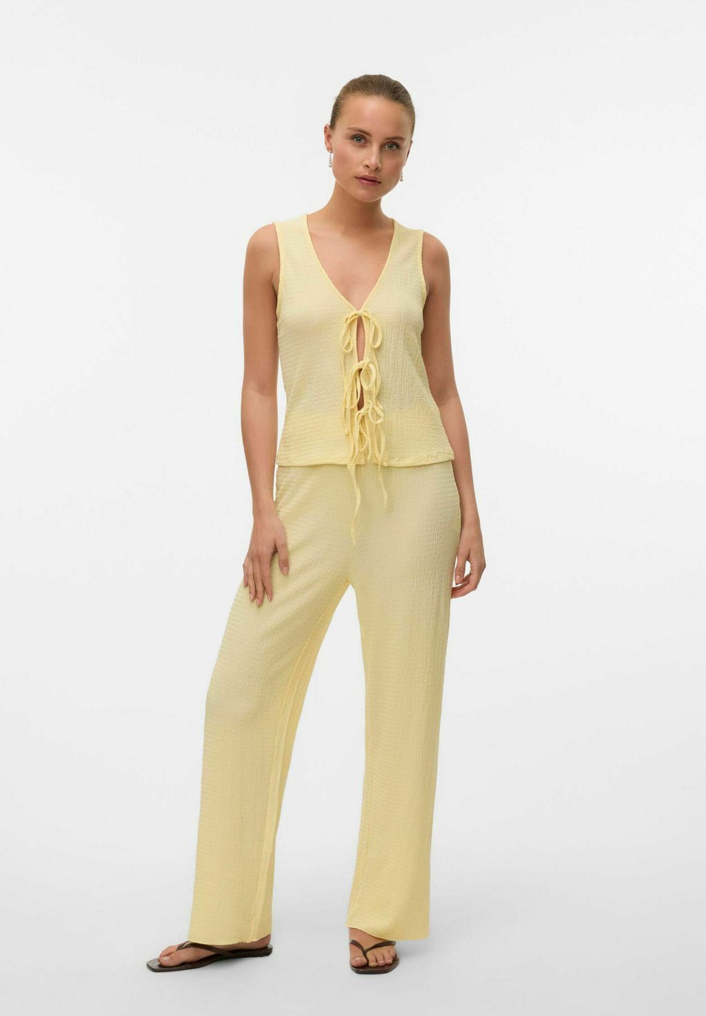 

Брюки Vero Moda, желтый
