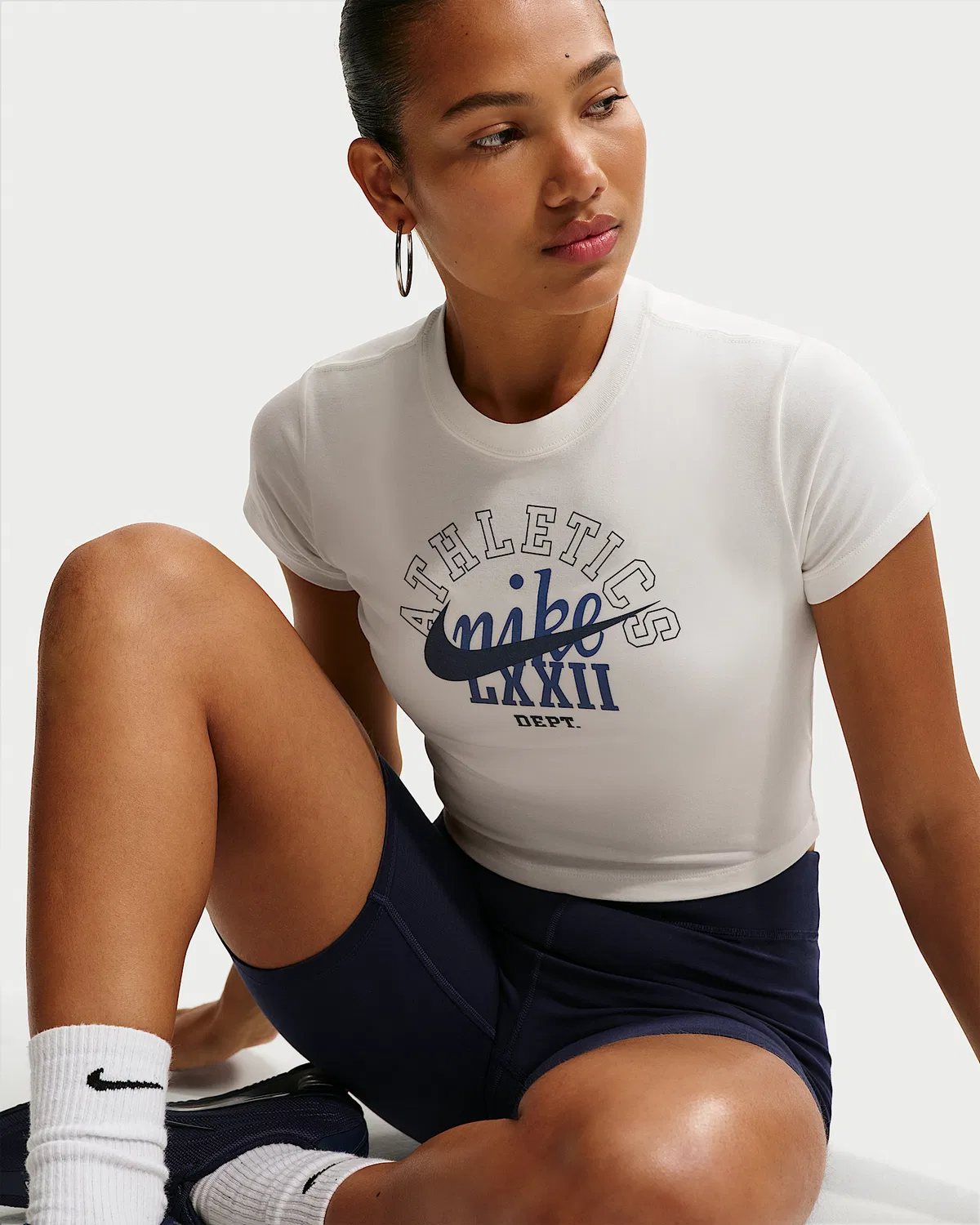 Женская укороченная футболка Nike Sportswear Chill Knit Slim, Sail — фото 3