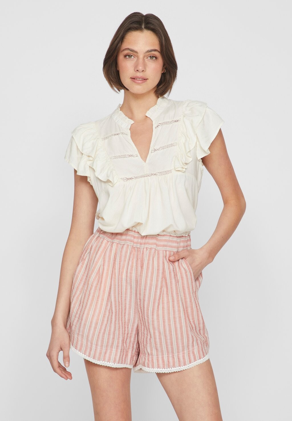 

Футболка с принтом Vivisia V Neck VILA, кремовый