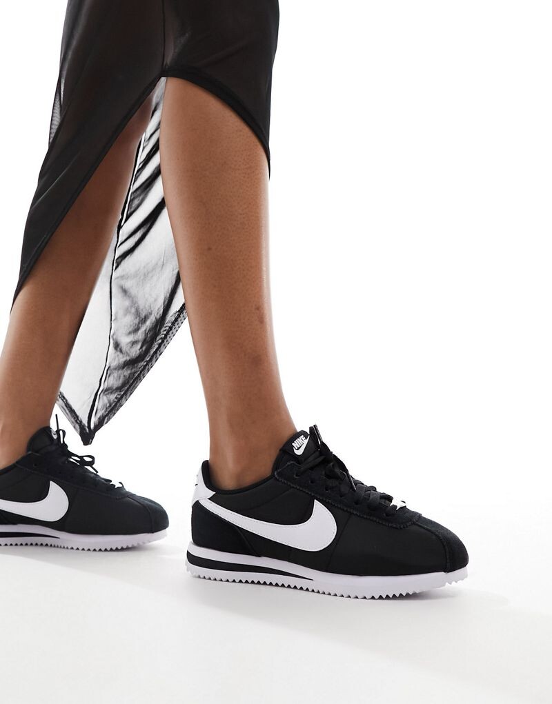 Nike - Cortez - кроссовки унисекс черно-белые из нейлона