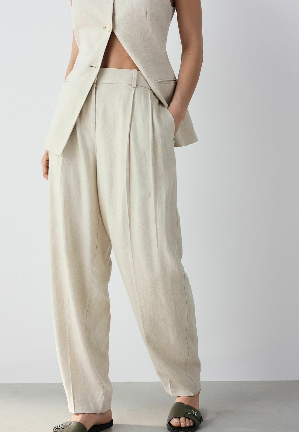 

Брюки ELASTICATED BACK RICH TAPERED Next, бежевый