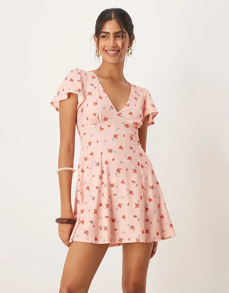 

Платье мини-футляра ASOS DESIGN с V-образным вырезом спереди и рукавами-крылышками, с розовым цветочным принтом