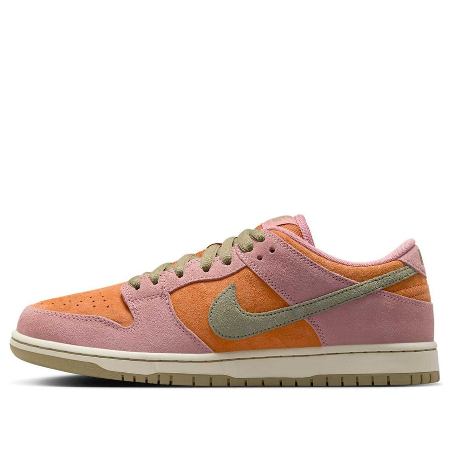 

Кроссовки Nike SB Dunk Low 'Red Stardust', оранжевый
