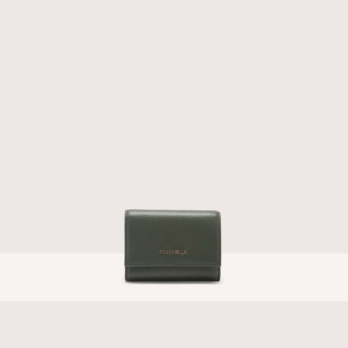 

Кошелек Coccinelle Metallic Soft, цвет Alga