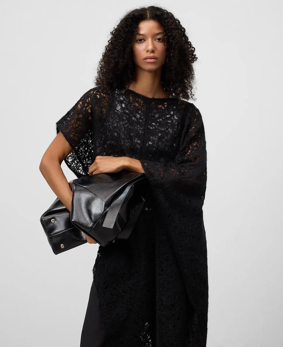 

Женский асимметричный пончо вязаный с вышивкой Adolfo Dominguez, черный