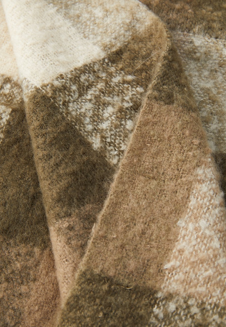 

Шарф Vero Moda Scarf, Grape Leaf Checks:Mermaid/Silver Mink/Birch/Dark Green