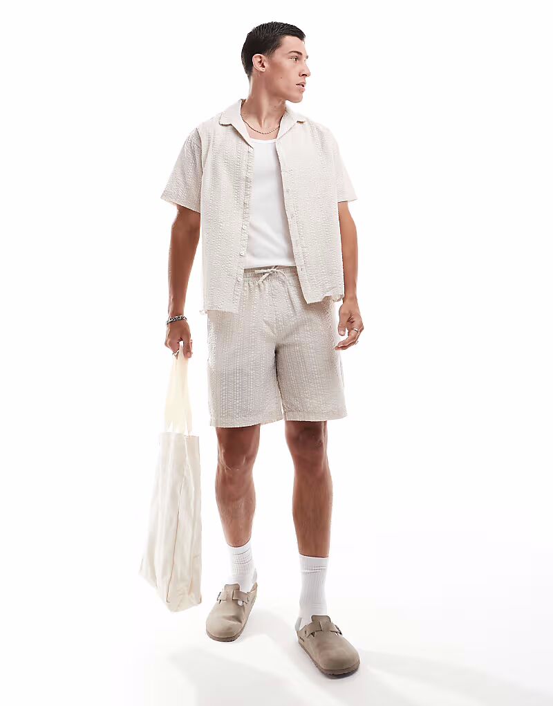 

Комбинируемые шорты бежевого цвета с мятым узором Jack & Jones