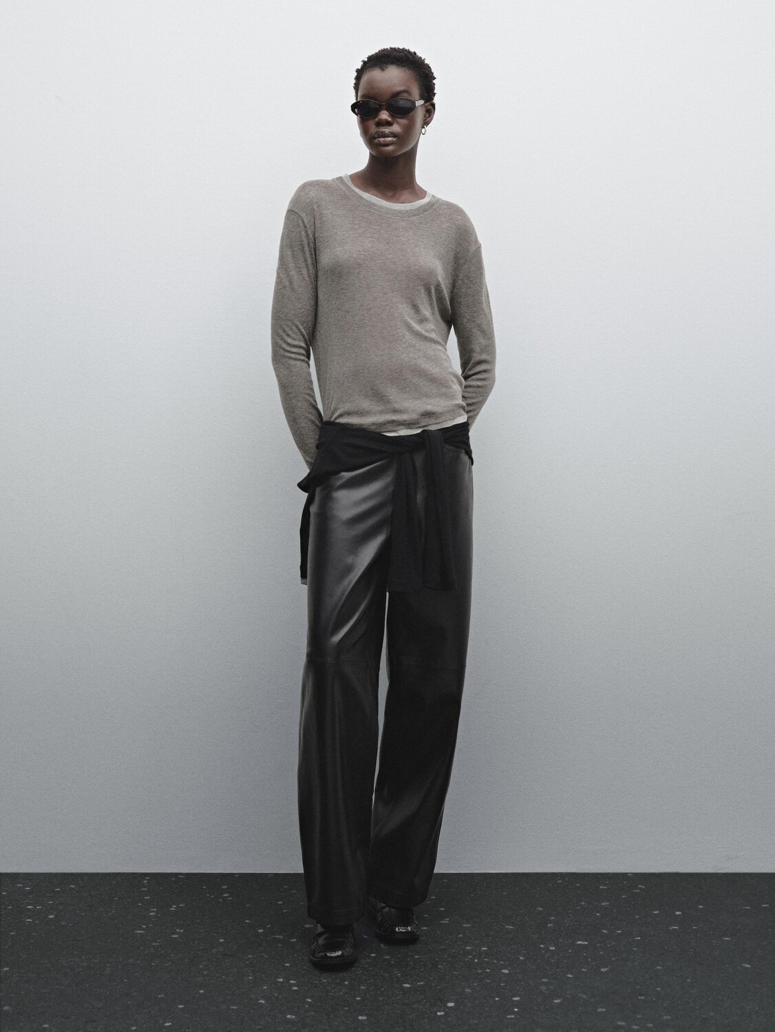 

Легкая двухслойная футболка из смесовой шерсти Massimo Dutti, серый