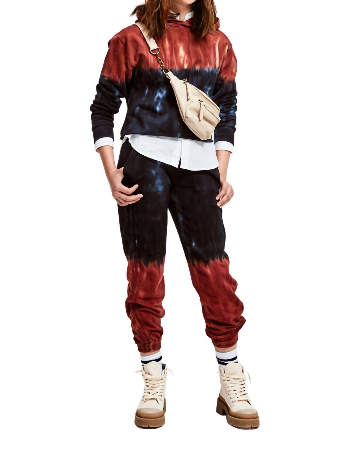 

Детские спортивные штаны Fiery Tie Dye в черно-ржавом цвете Tractr