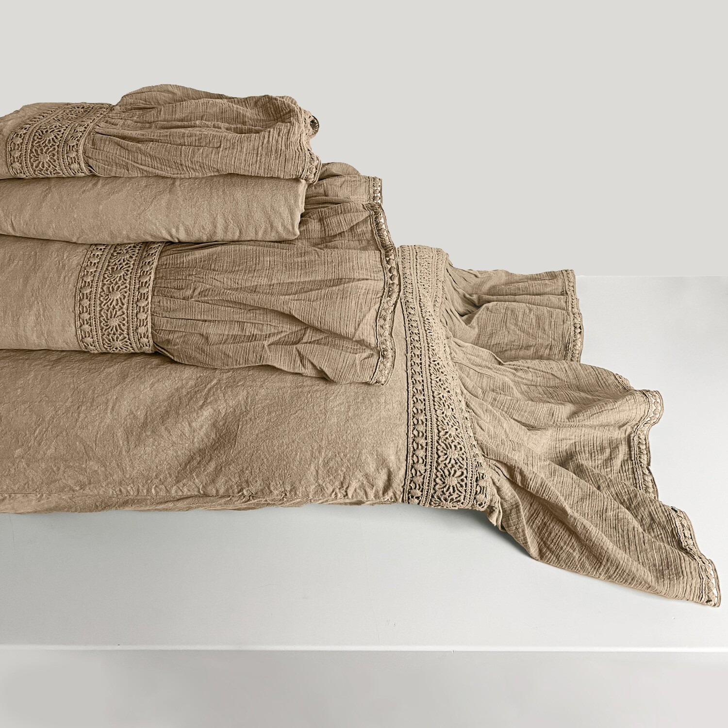 

Комплект хлопкового постельного белья без глажки с эффектом потертости - Camille Lisola, горлинка