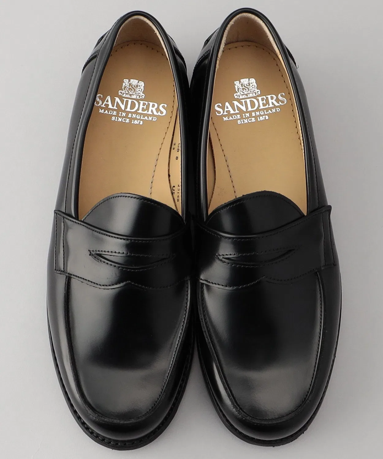 Лоферы SANDERS Butt Seam Loafer из полированной кожи, черный — фото 2