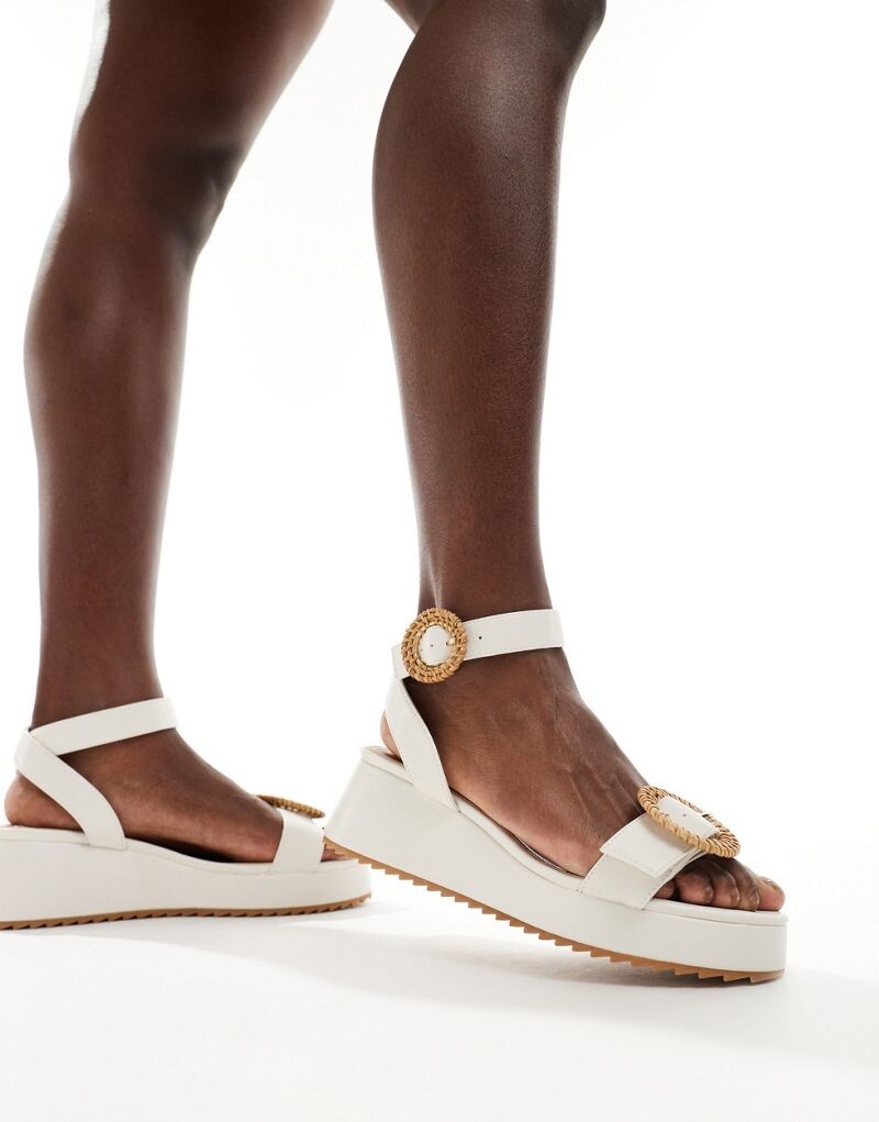 

ASOS DESIGN – Thermo – Белые туфли на плоской платформе с пряжкой