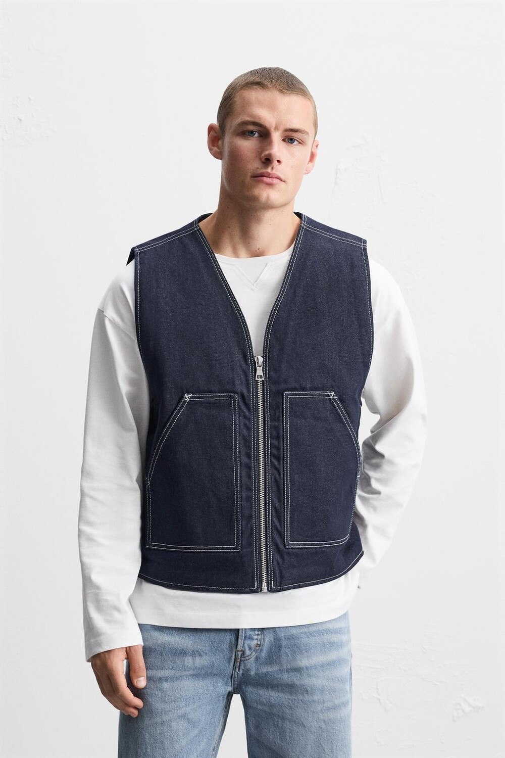 

Сшитый джинсовый жилет ZARA, синий