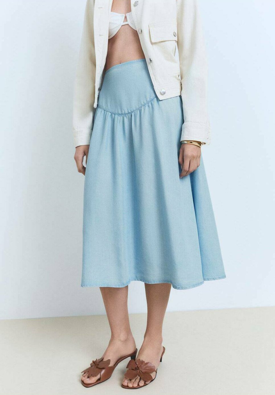 

Юбка А-силуэта SOFT MIDI WITH GATHERED DETAIL - Denim skirt Mango, синий