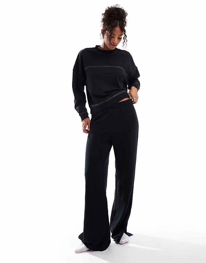 

Широкие брюки-джоггеры Vero Moda черного цвета
