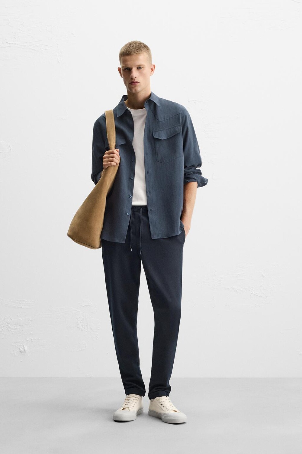 

Комфортные брюки стандартного кроя ZARA, темно-синий