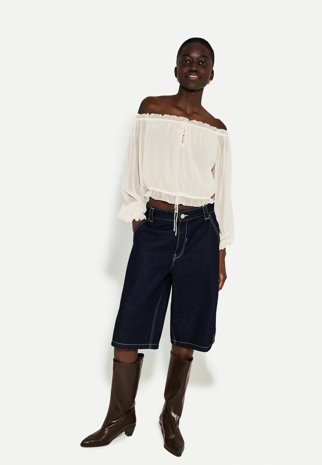 

Блуза Bershka, бежевый