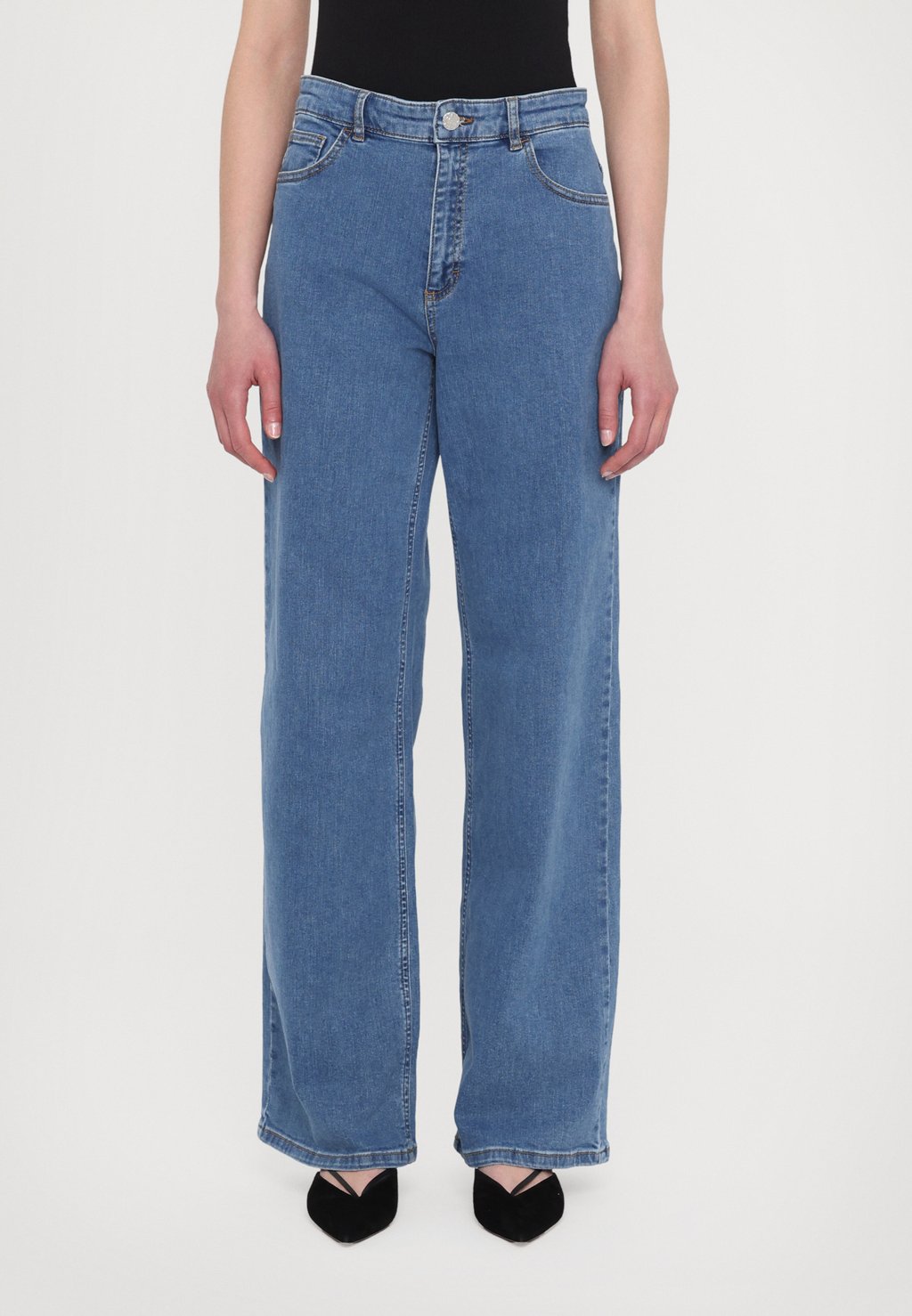 

Джинсы свободного кроя NICETTE Baum und Pferdgarten, цвет Denim Blue