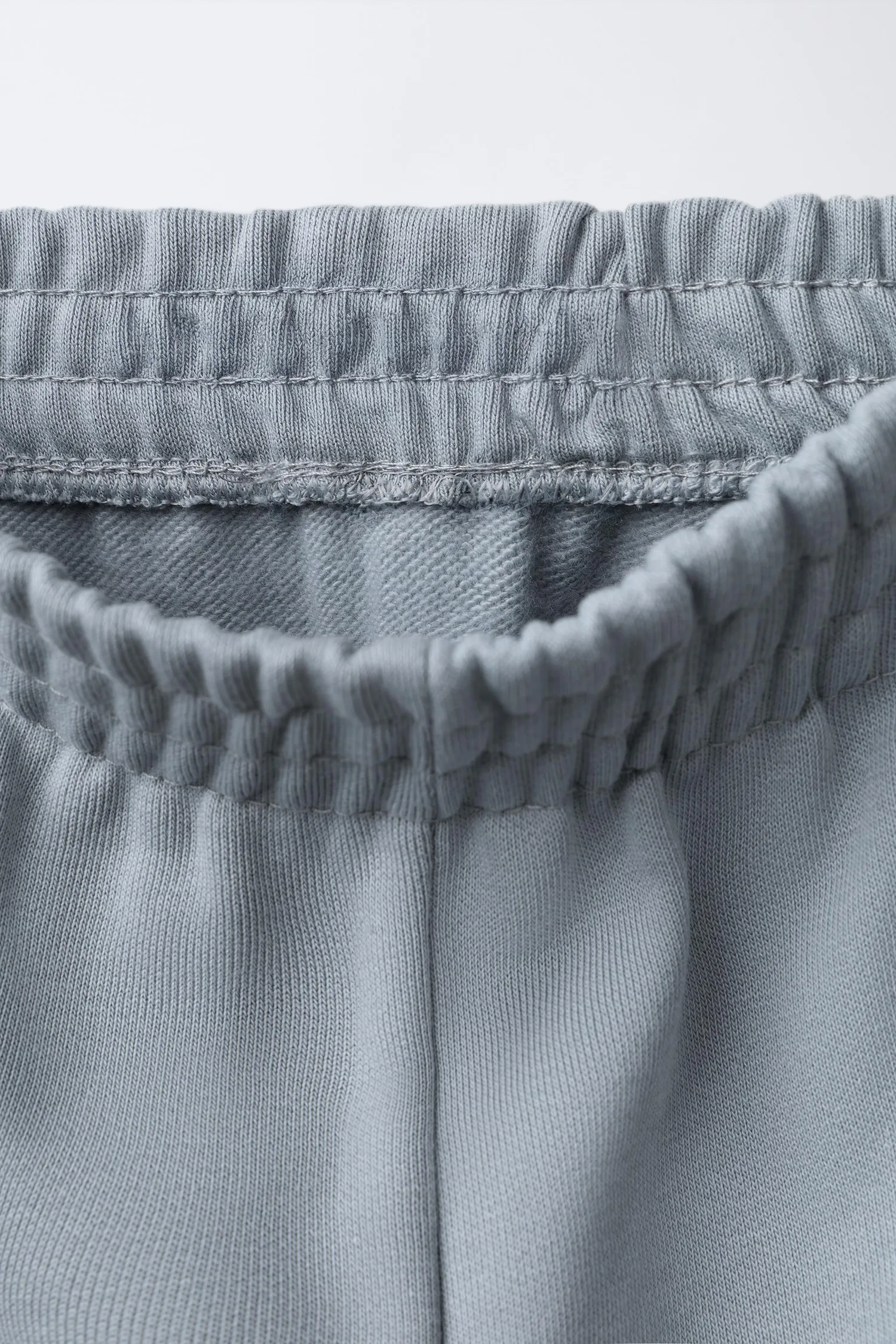 Спортивные штаны с текстовым принтом Zara, жемчужно-серый — фото 3