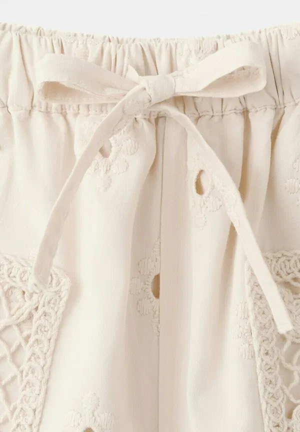 Шорты кремового цвета Mango Kids, Off-White — фото 3