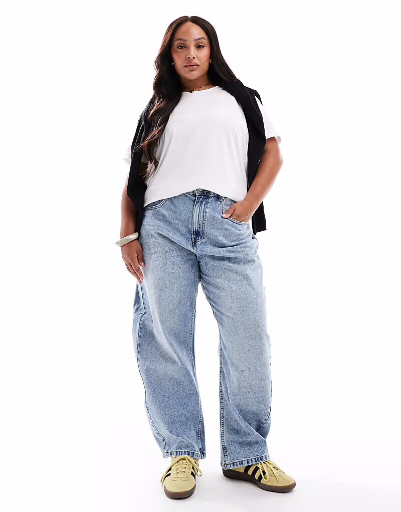 

Джинсы-бочонки ASOS DESIGN Curve светло-голубого цвета ASOS Curve