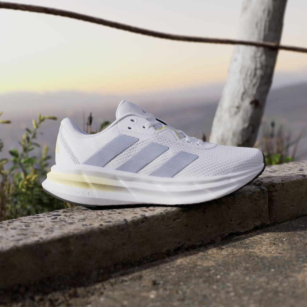 Кроссовки Adidas Galaxy 7 Running Shoes, цвет Cloud White/Halo Blue/Powder Yellow — фото 2