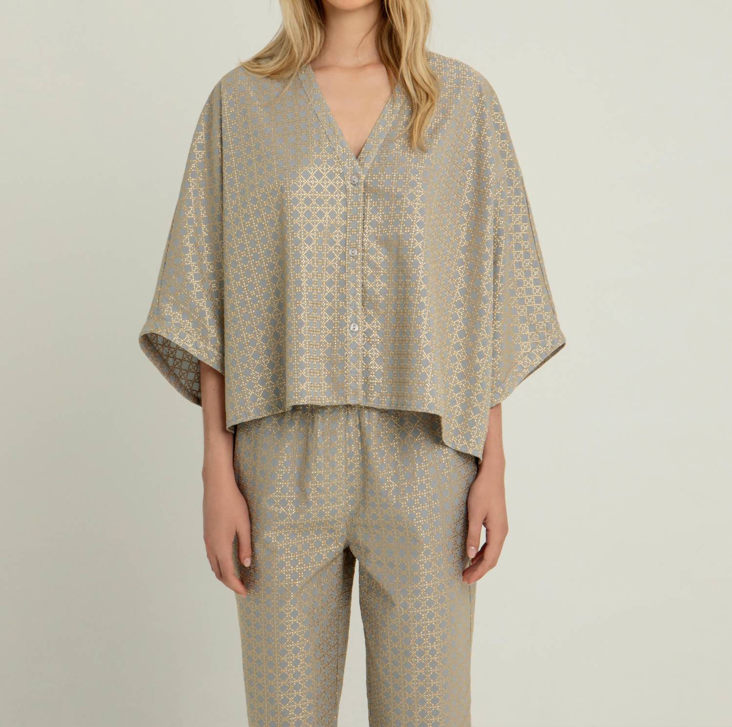 

Кросби рубашка в бежевом Greek Archaic Kori