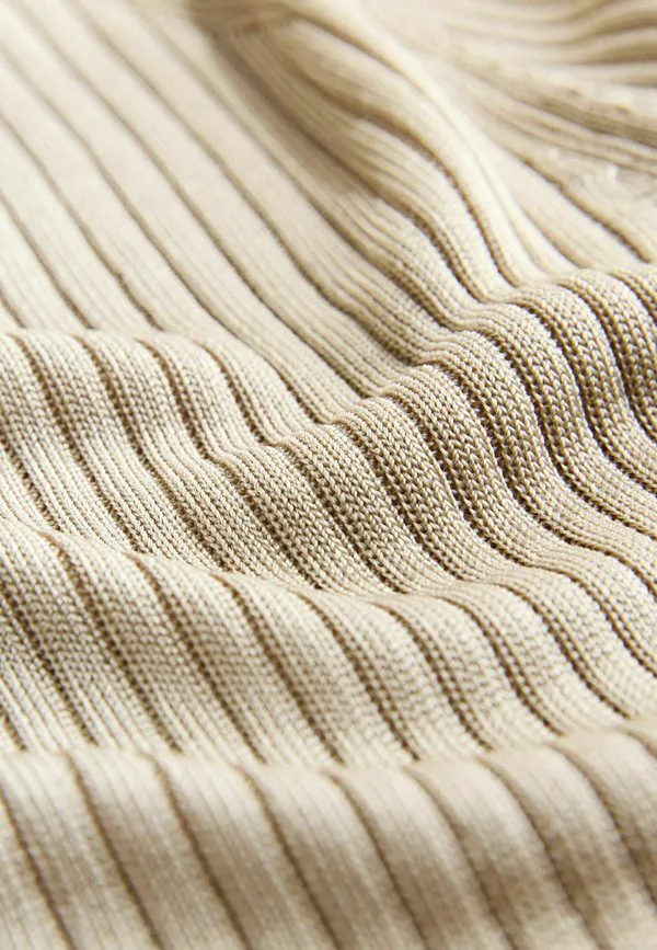 

Топ с длинными рукавами в рубчик, прямого кроя, блестящий Next, Champagne