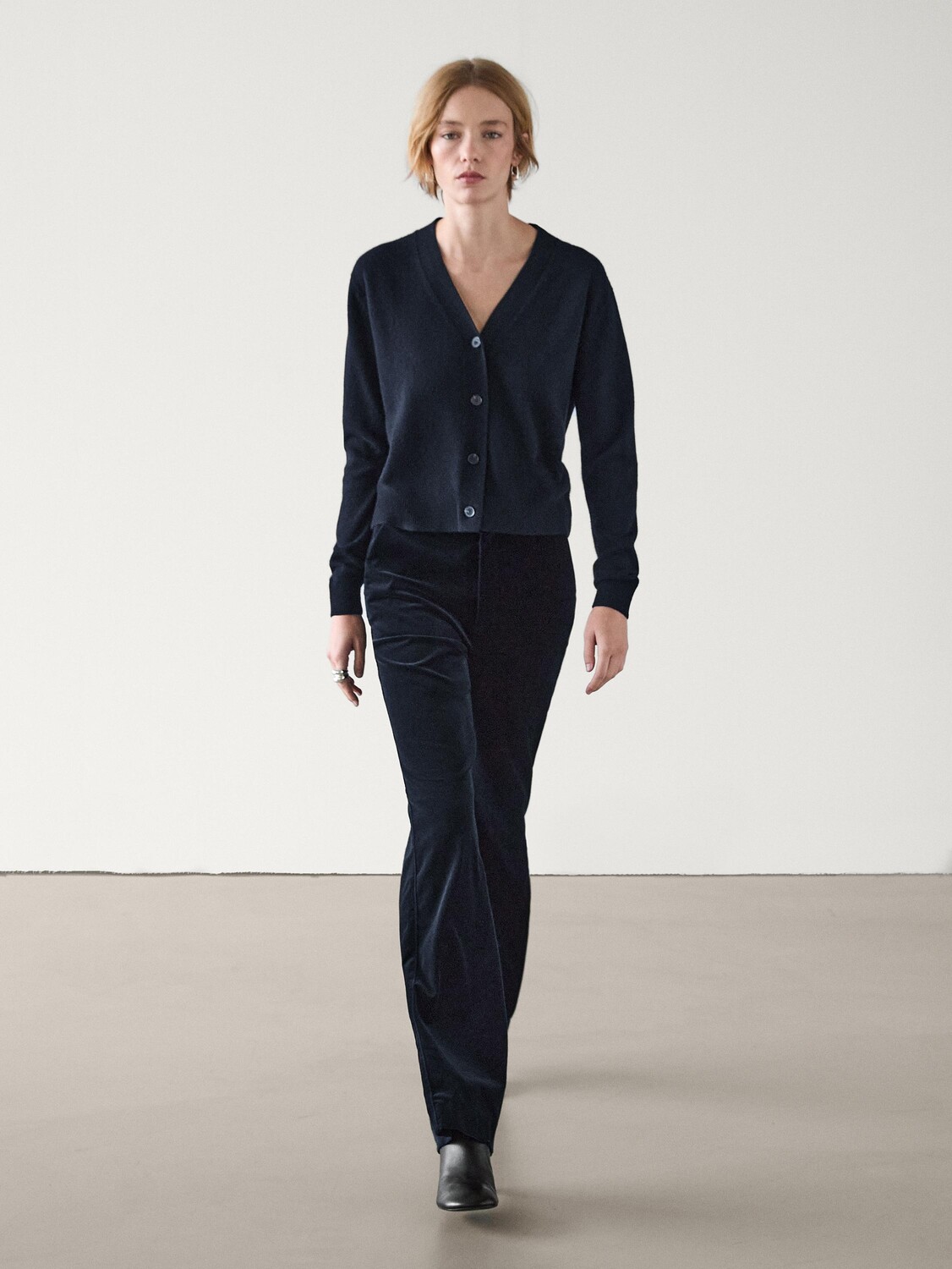 

Кардиган из шерсти и кашемира с V-образным вырезом Massimo Dutti, синий