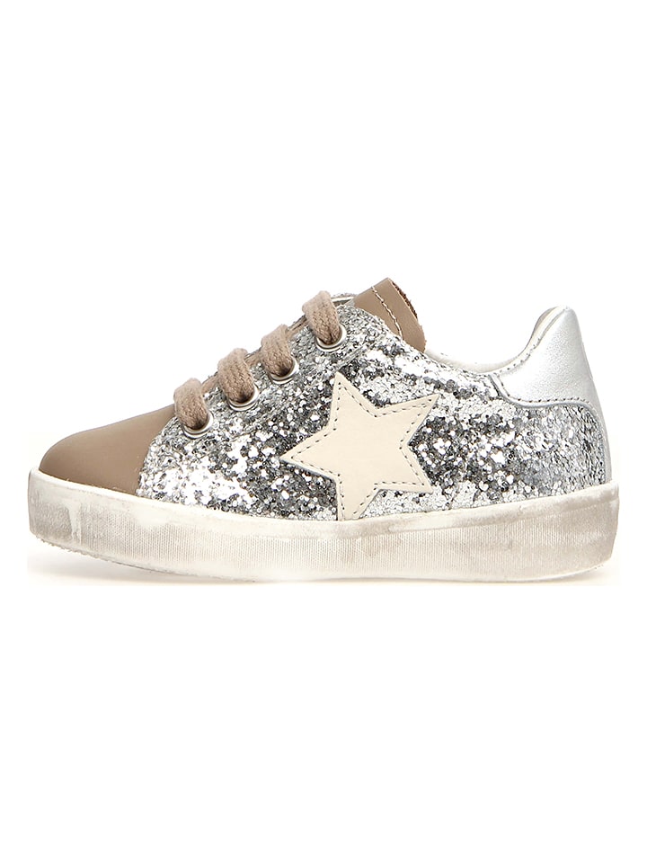 

Кроссовки на шнуровке Naturino, цвет silber/beige