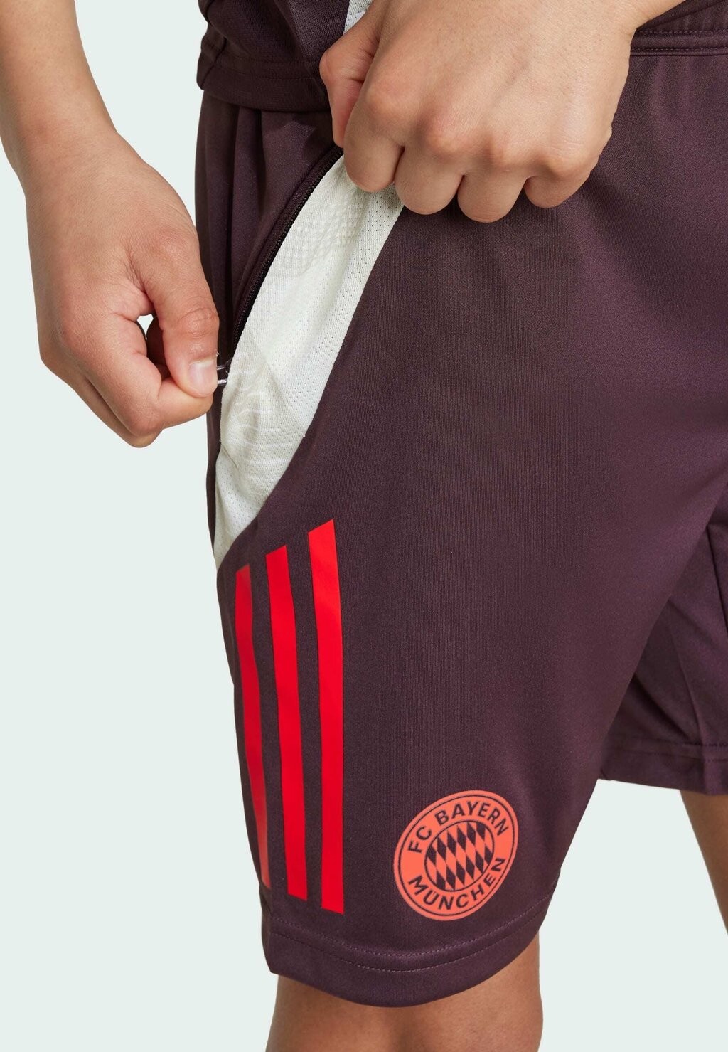 

Шорты adidas Performance, тени бордово-красные