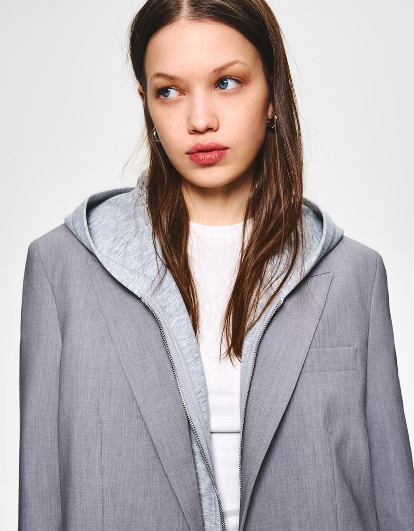 

Блейзер на пуговицах Bershka, серый