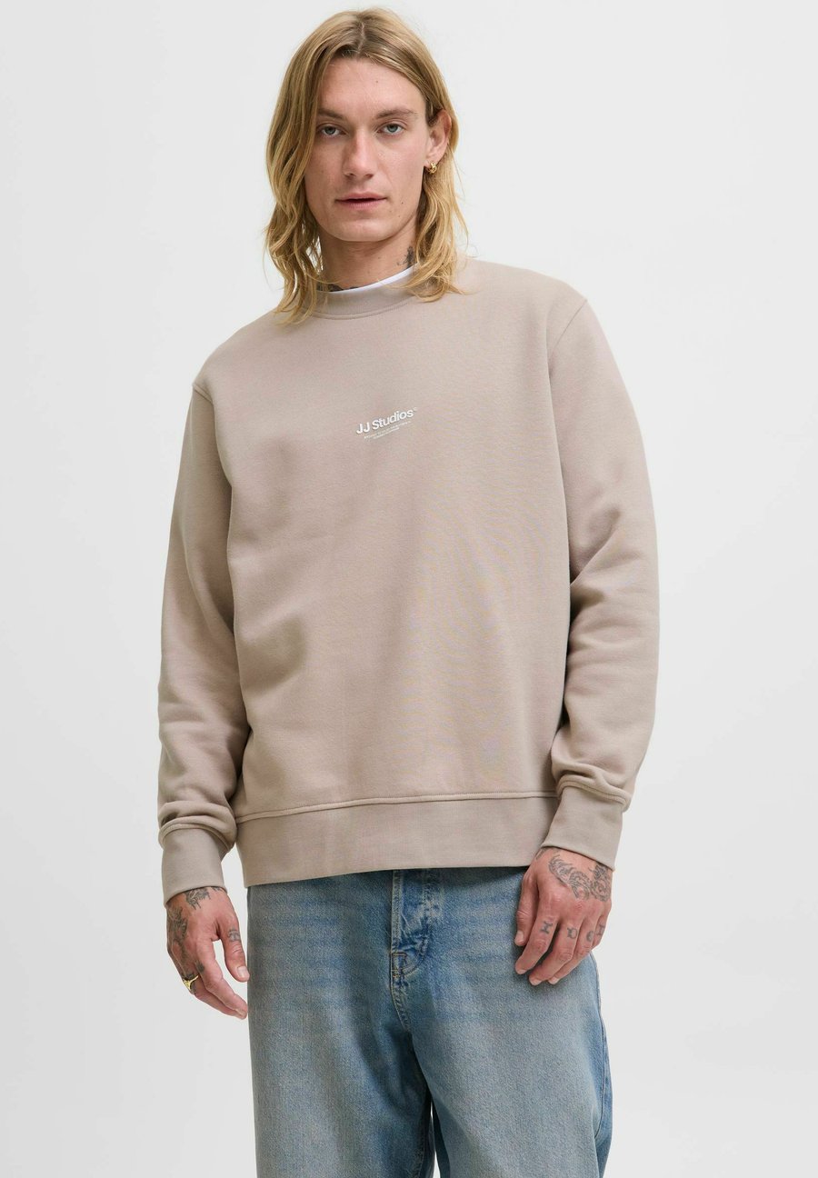 

Толстовка Jack & Jones JJESOHO CREW NECK, Mocha Meringue/Light Brown