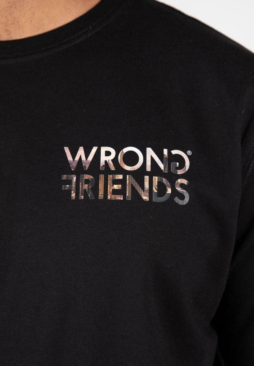 

Футболка с принтом RAMSEY Wrong Friends, черный