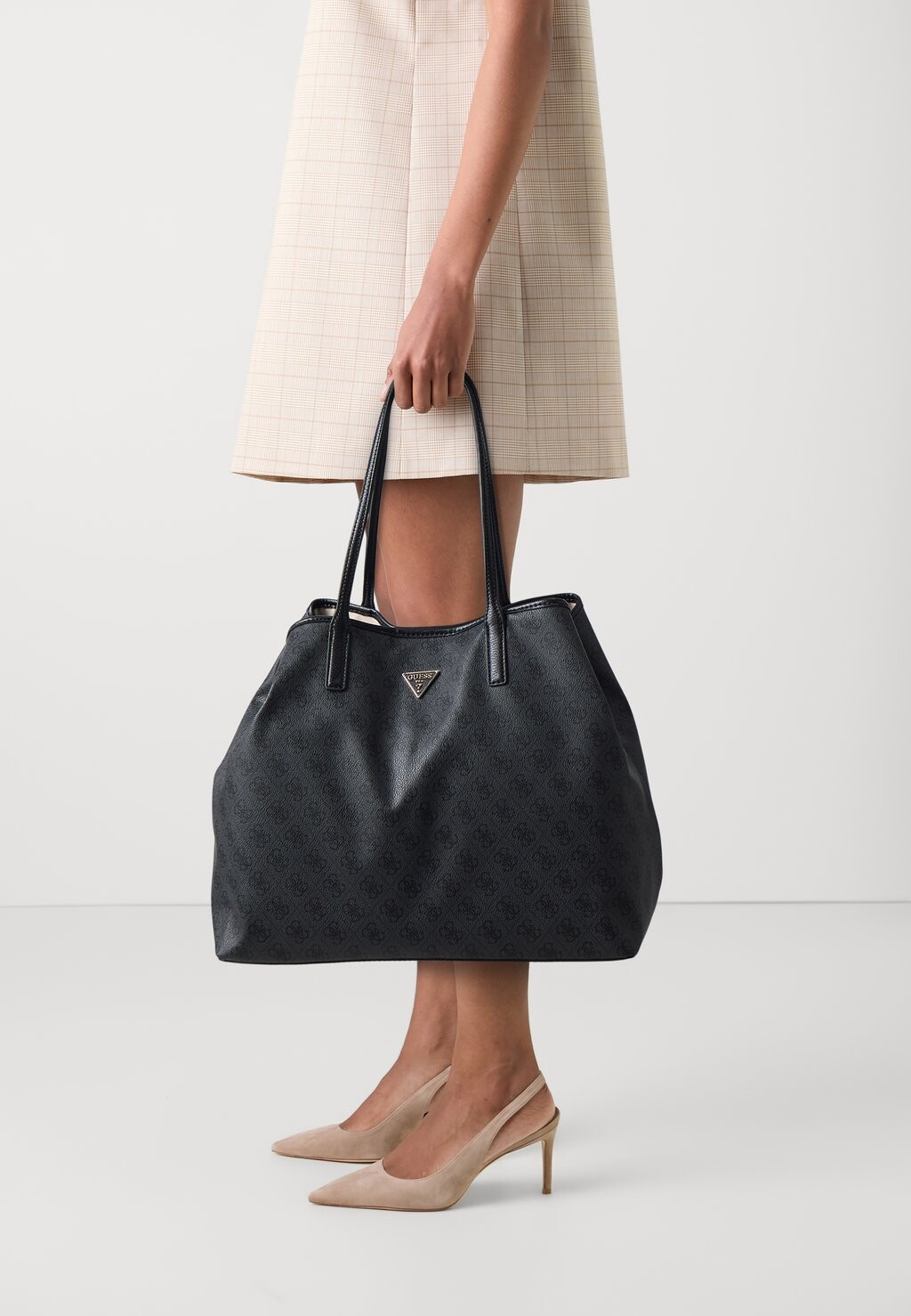 

Сумка VICTTORIA 2-IN-1 TOTE SET Guess, темно-серый