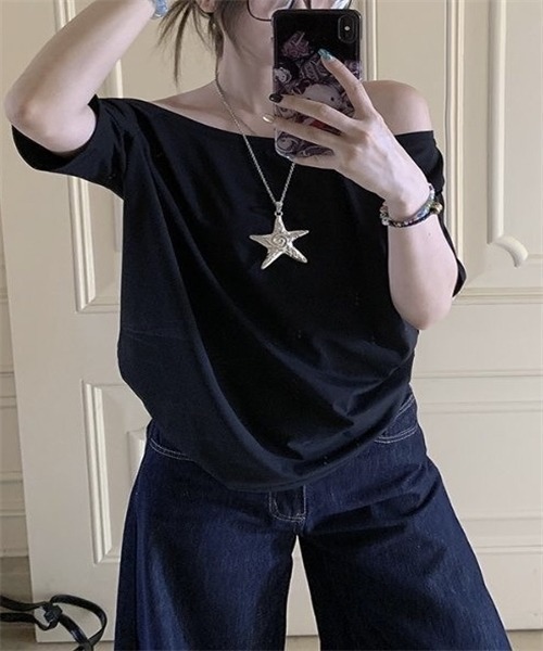 

Футболка свободного кроя с открытыми плечами и двусторонним V-образным вырезом Dream Garden, черный