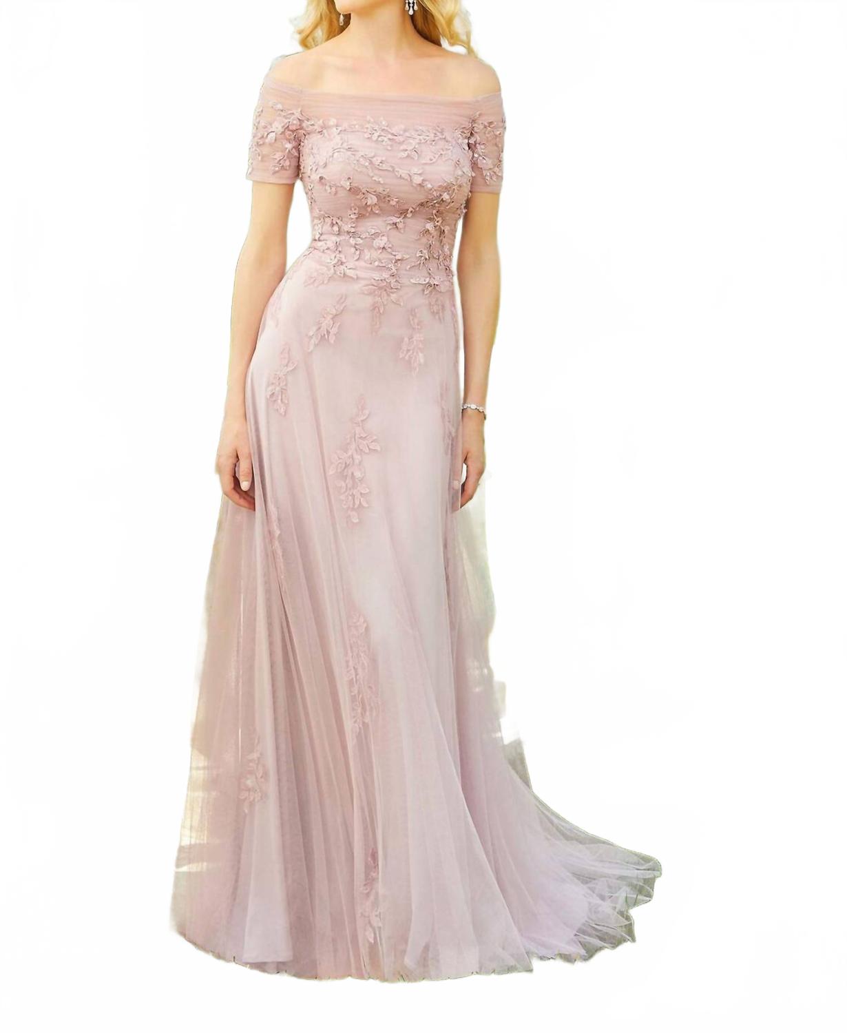 

Платье с вышивкой и открытыми плечами в оттенке Desert Rose MGNY