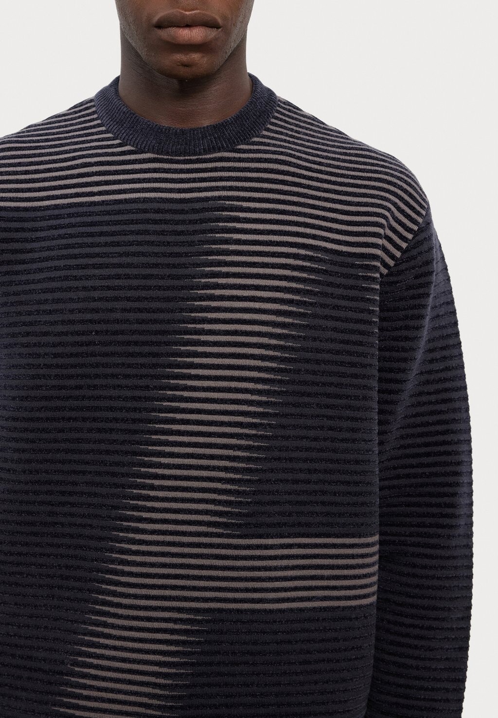 

Джемпер PULLOVER Armani Exchange, темно-синий