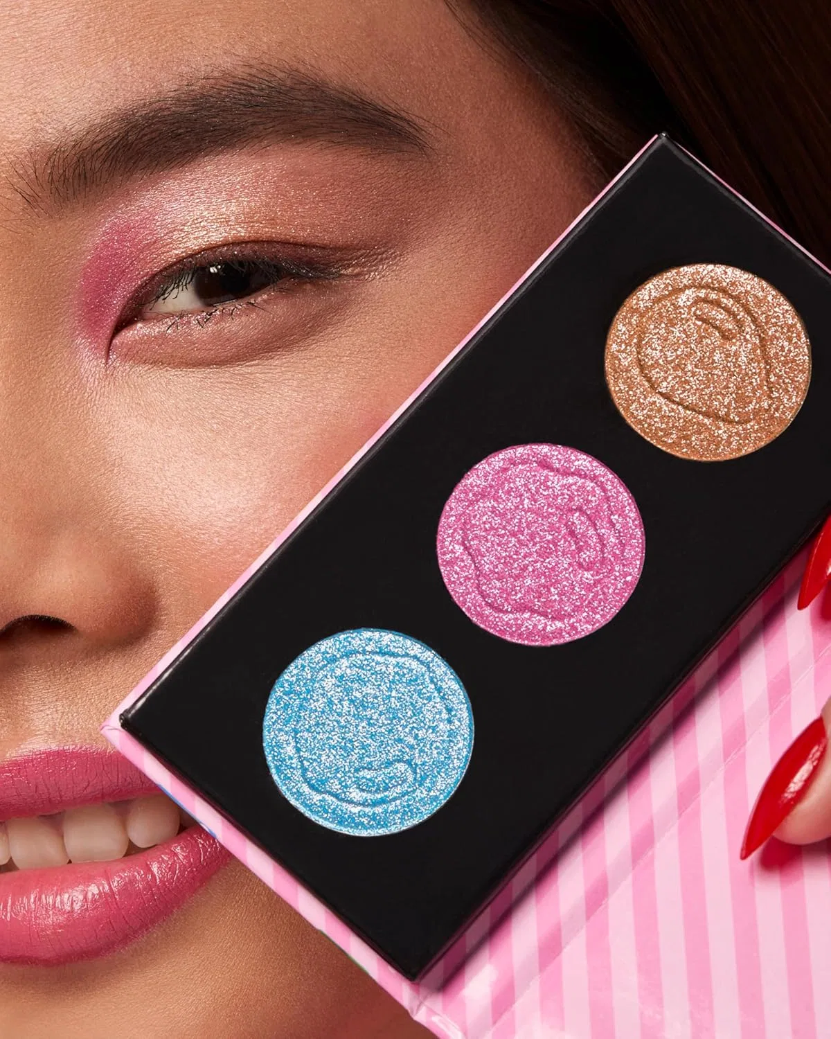 Палетка теней для век «Candy Crush Ultra Shimmer Eyeshadow Trio» от KIKO Milano Kiko Milano — фото 3