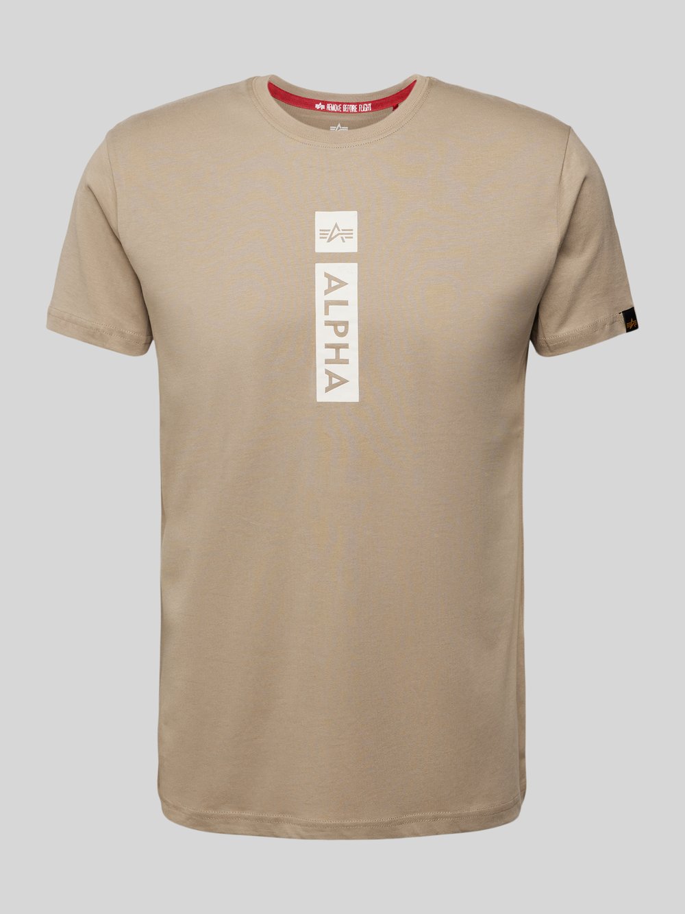 

Футболка с этикеткой Alpha Industries, песочный