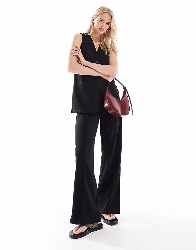 

Широкие брюки Vero Moda Tall из крепового джерси черного цвета