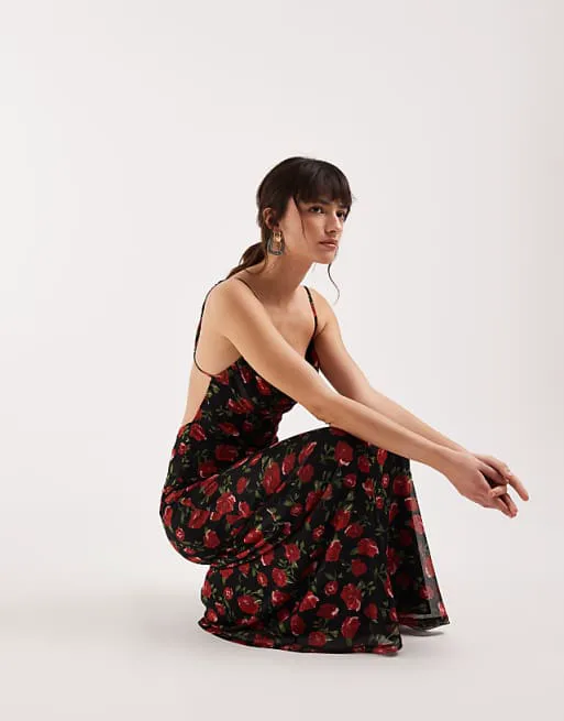 

Черное сетчатое платье макси с бретелями и воротником-хомутом Gina Tricot с принтом красных роз