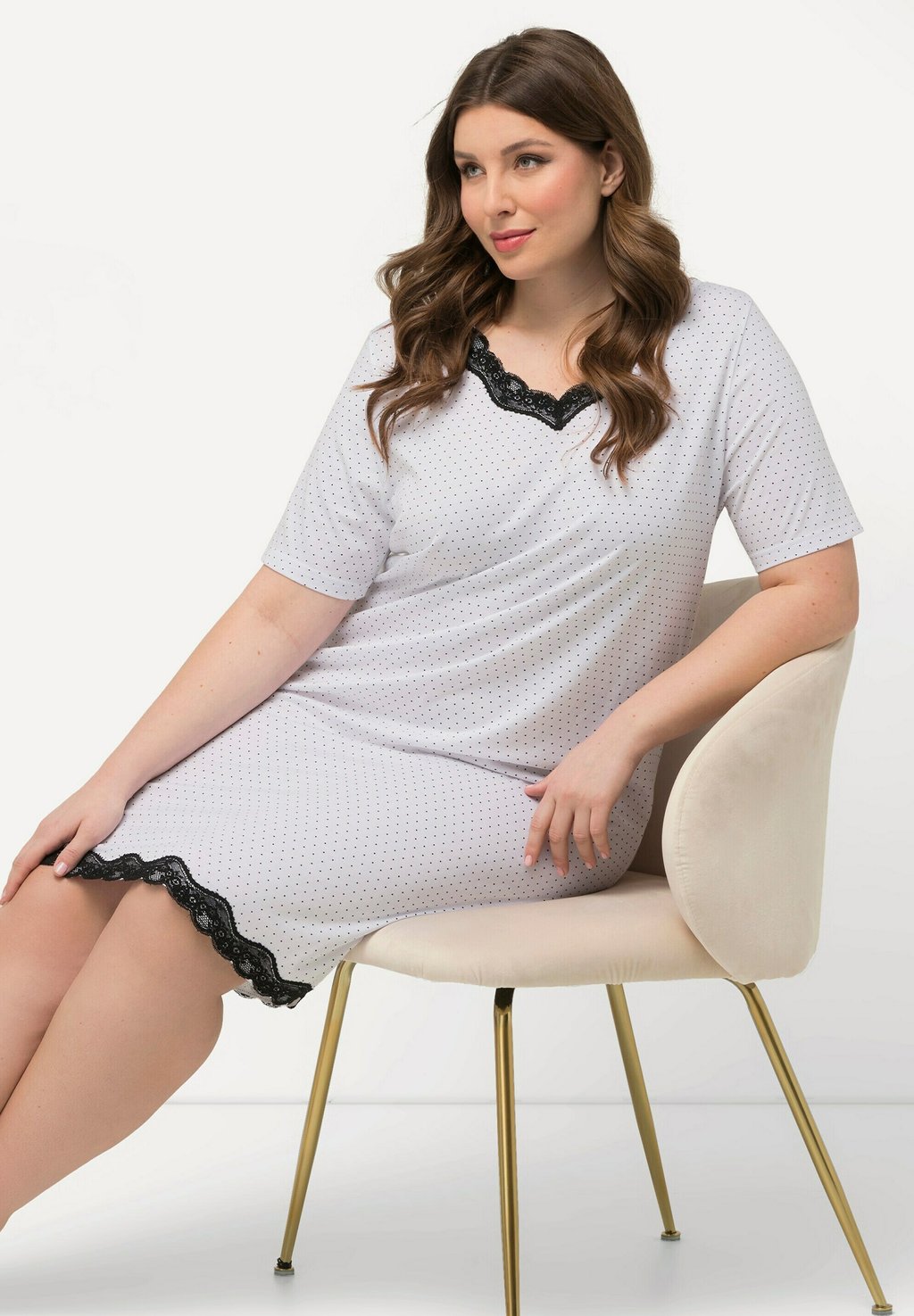 

Ночная рубашка POLKA DOT SHORT SLEEVE V-NECK Ulla Popken, белый