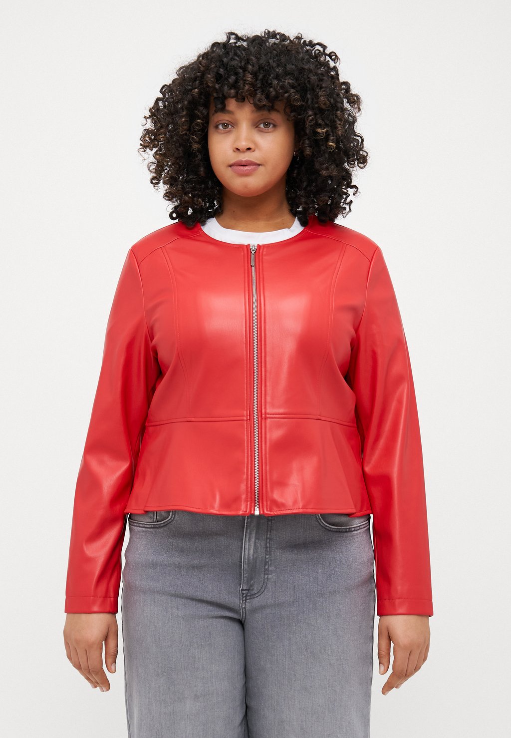 

Куртка из искусственной кожи CARSARAMY JACKET ONLY Carmakoma, красный