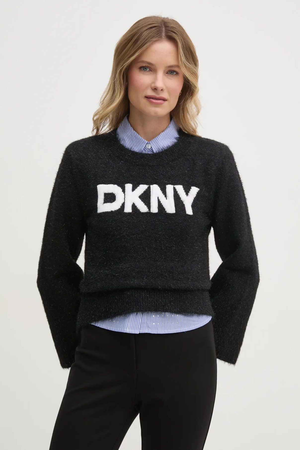 

Dknyй свитер, черный
