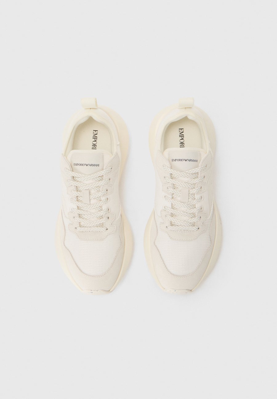 Кроссовки Emporio Armani Trainers, Off White/Off-White — фото 4