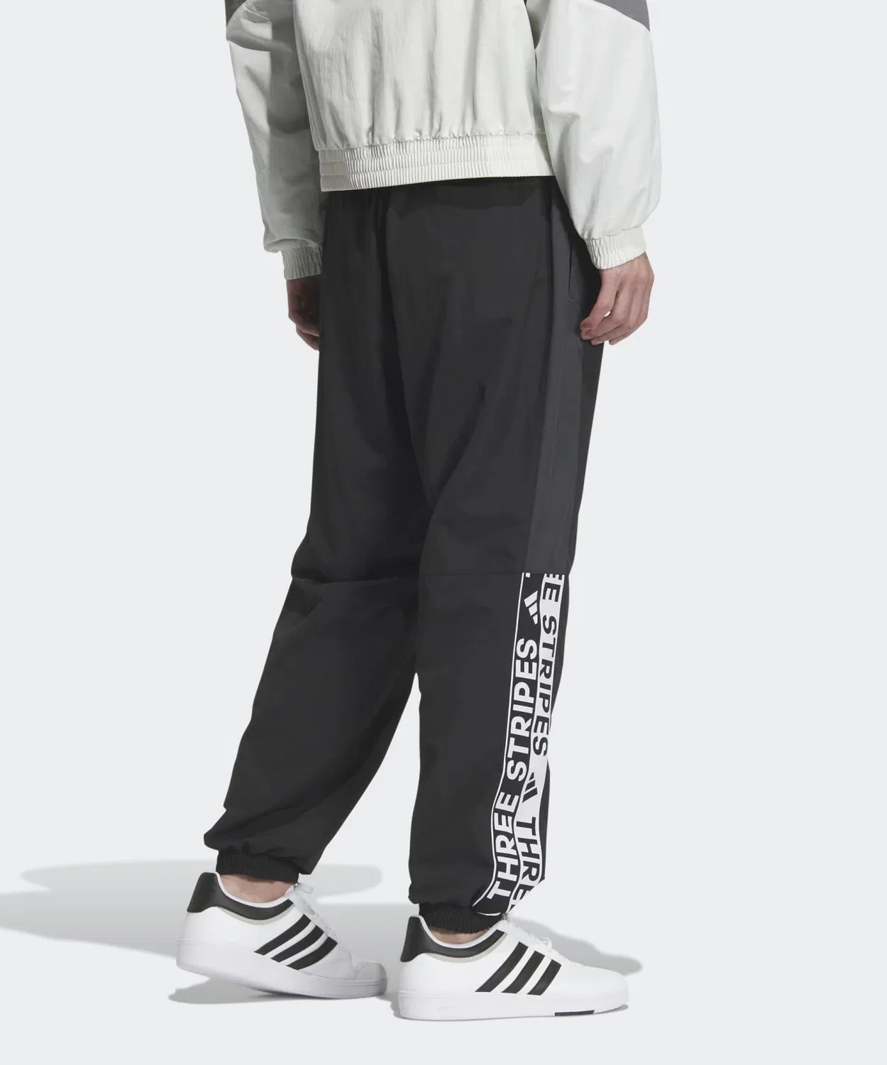 Спортивные брюки из текстурированной ткани с сетчатой подкладкой Adidas, черные — фото 2